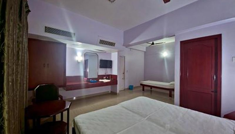 Dreibettzimmer - Hotel Blue Residency