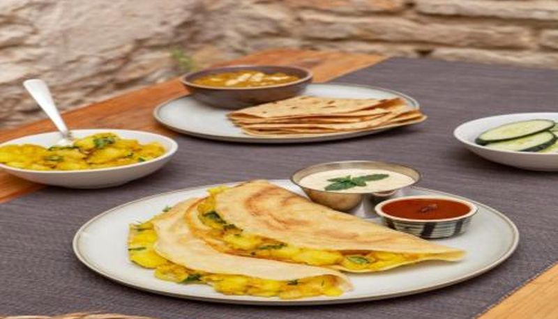 Restoran içinde kahvaltı salonu - FabHotel Eminent Suites Banjara Hills - Nr LV Prasad Institute