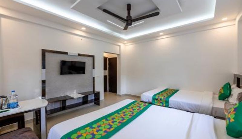 Zimmer - 5 min From Cochin Airport Treebo Premium Cochin Airport