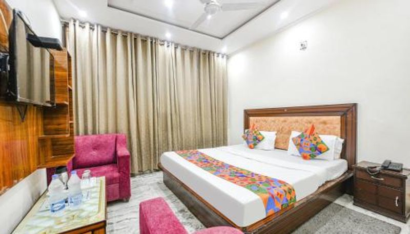 Info - Chandigarh FabHotel Royal Inn - Sector 22D
