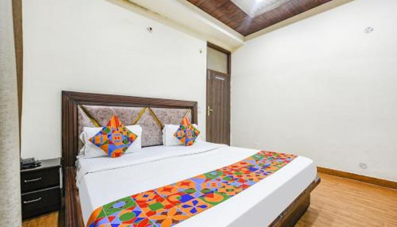 Info - Chandigarh FabHotel Royal Inn - Sector 22D