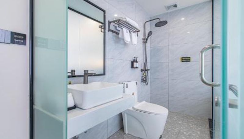 Badezimmer - Zhuhai Golden Lake Bay Hotel