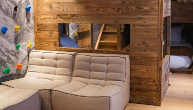 Room - Silverstone by Alpine Resorts