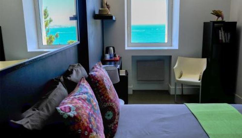 Info - La LUNA - VILLA D'ARCHITECTE B&B VUE MER ET JACUZZI