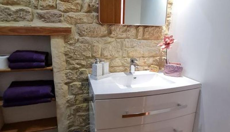 Standart oda - Chambre confortable avec salle d'eau privative