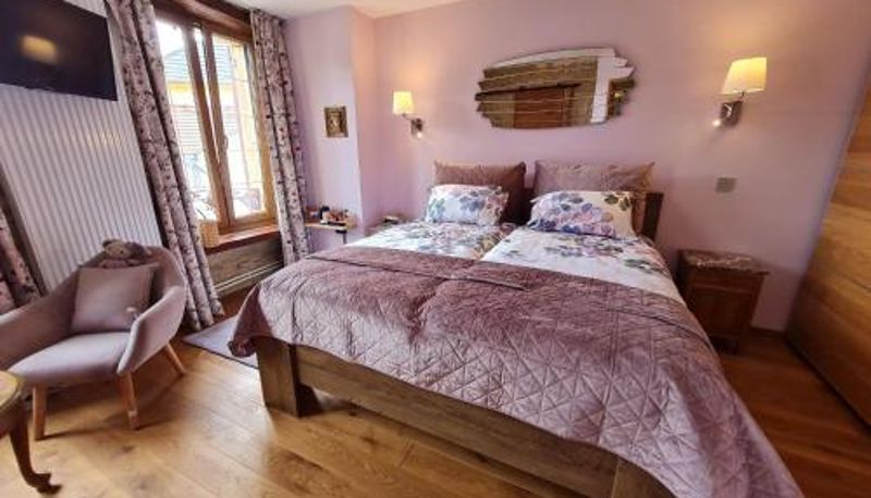 Standart oda - Chambre confortable avec salle d'eau privative