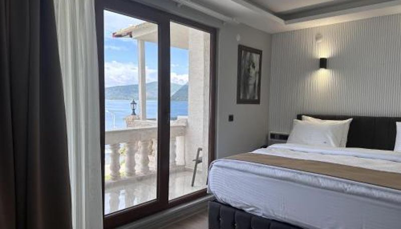 Info - Beyaz Köşk Hotel & Cafe