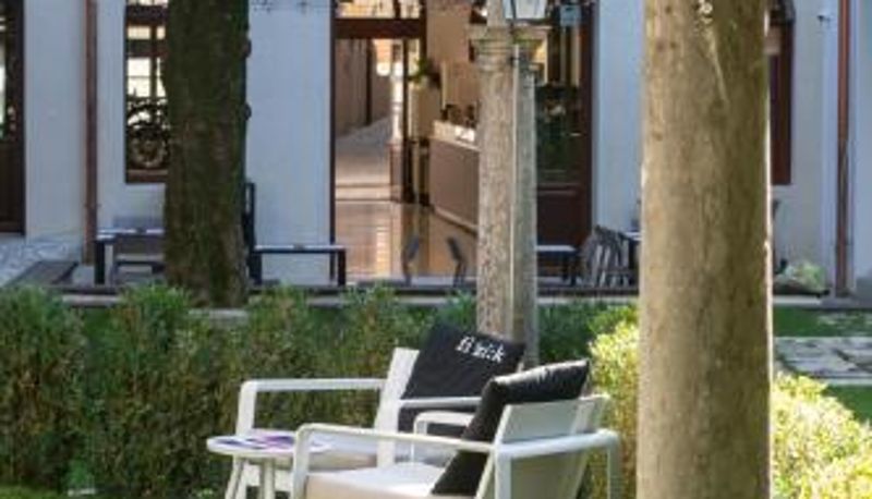 Info - Bassano Club House