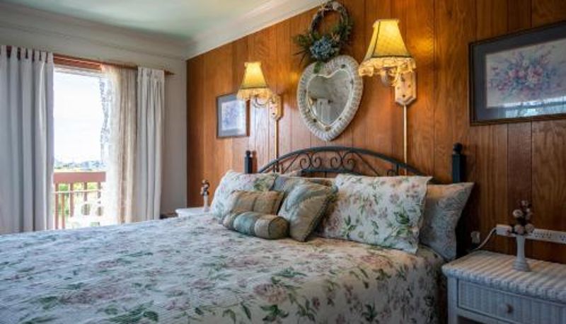 Standard room - A Cape Cod Ocean Manor Inn