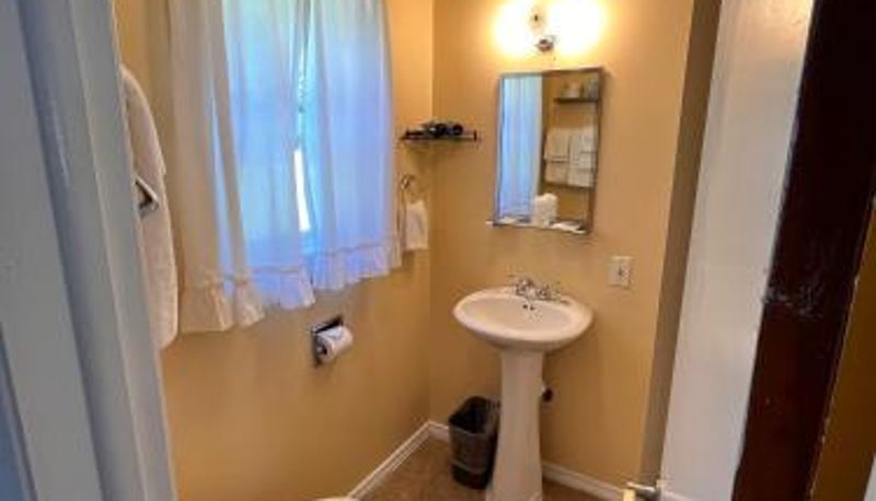 Banyo - Honor Motel
