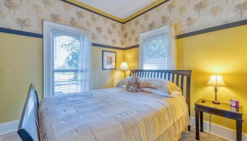 客室 - Monroe Manor Inn