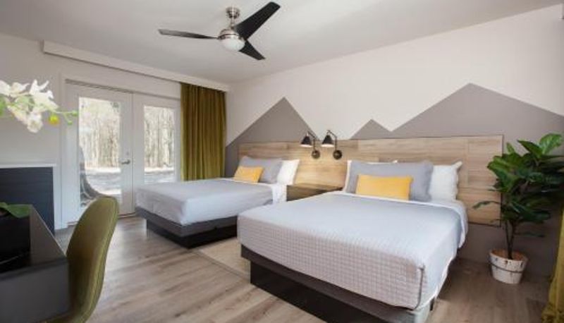 Oda - 4411 Inn & Suites