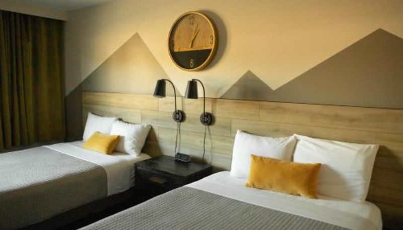Oda - 4411 Inn & Suites