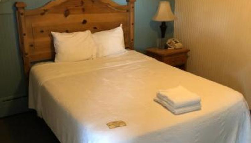 Info - The Walpole Motel