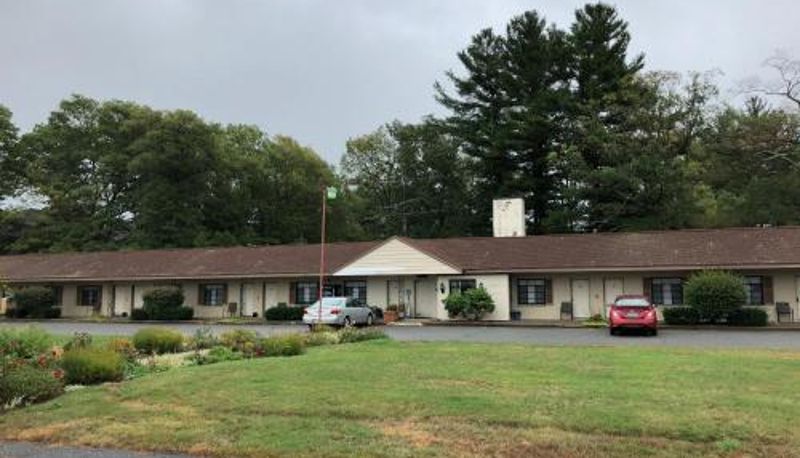 Info - The Walpole Motel
