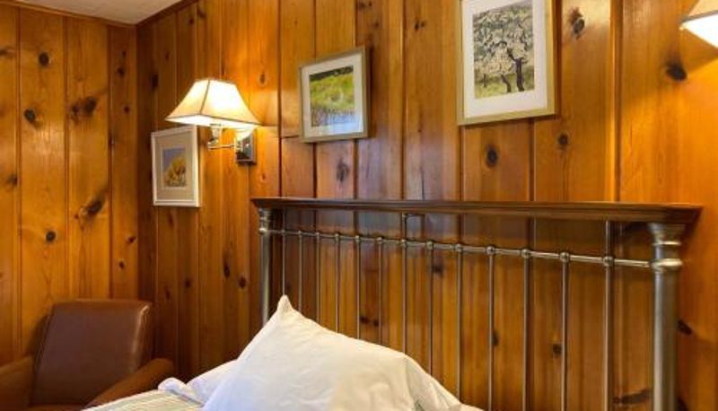 Room - Ludington Blue Spruce Inn