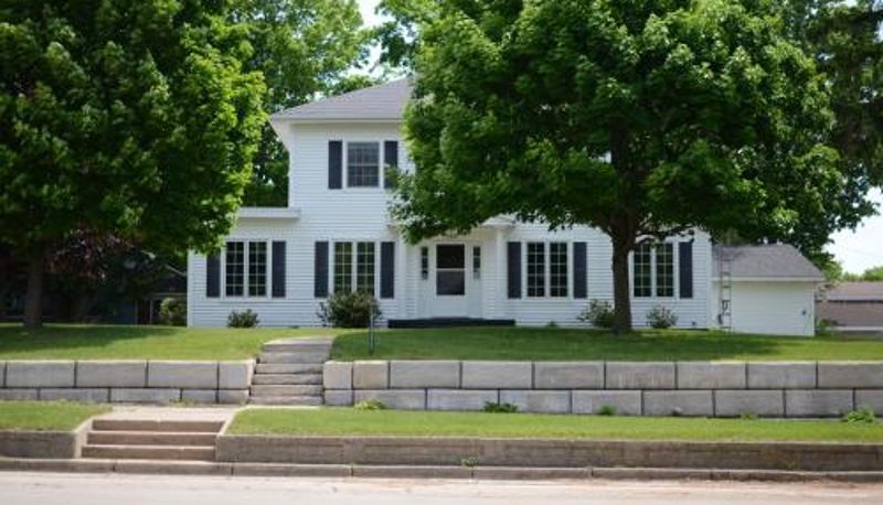 Info - Ludington Blue Spruce Inn
