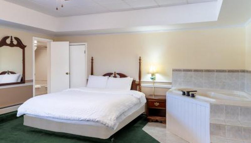 Zimmer - Sara Placid Inn & Suites