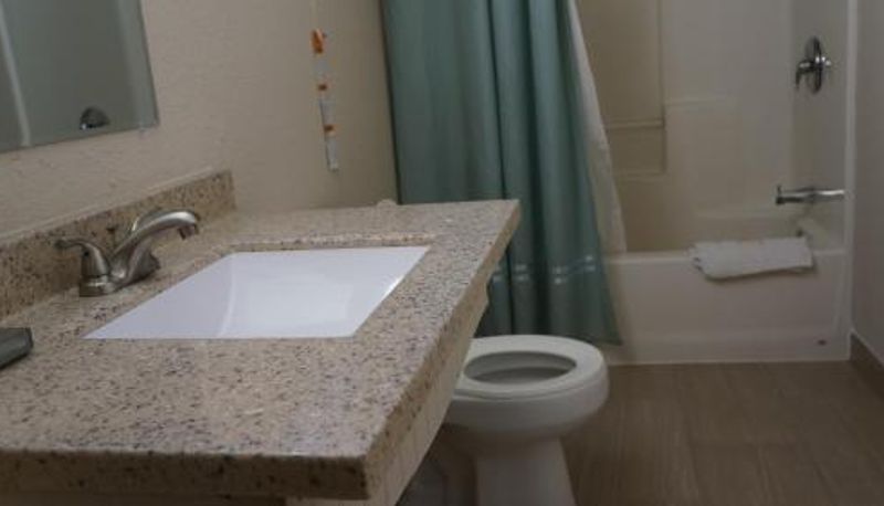Bathroom - Best Stay Inn