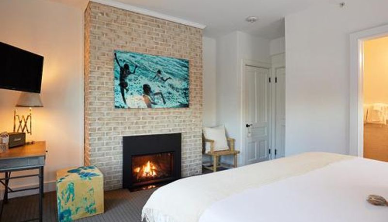 Room - Shelter Harbor Inn
