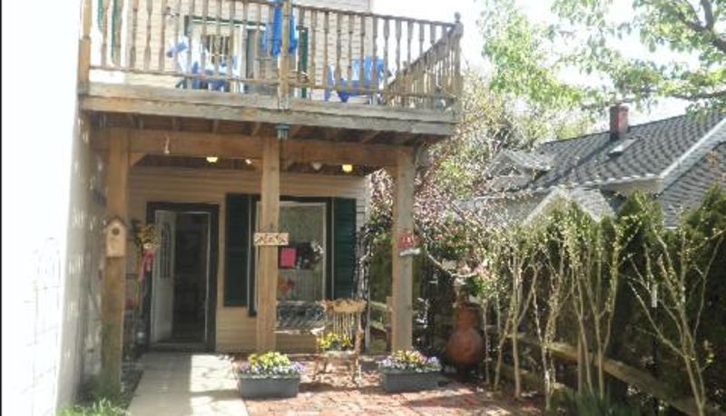Info - Emerald Necklace Inn Bed and Breakfast
