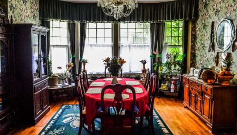 Salle de petit-déjeuner dans le restaurant - Greenwood Bed & Breakfast