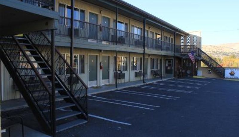 Otel açık alanı - John Day Motel