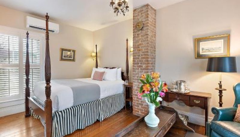 Camera - McCully House Inn