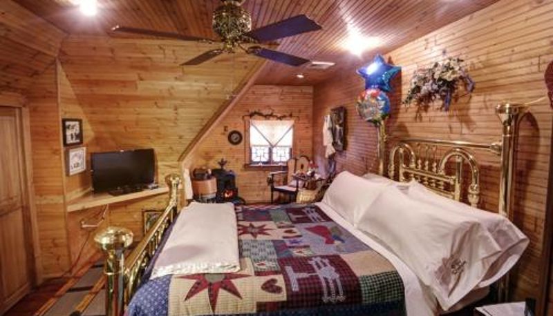 Info - A Victorian Bed & Breakfast The Queen