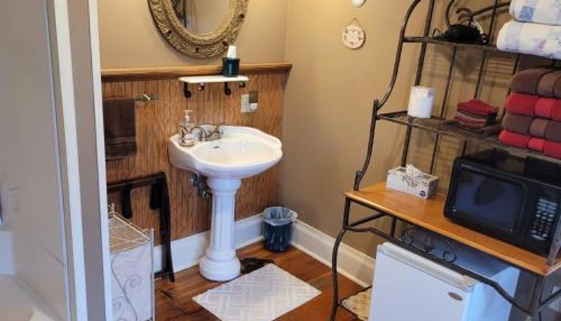 Oda - Prairie House Manor Bed and Breakfast