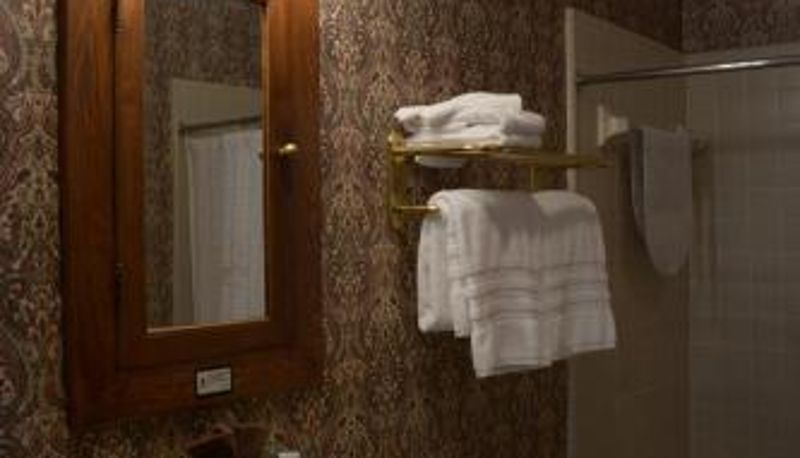 Banyo - Bluff View Inn
