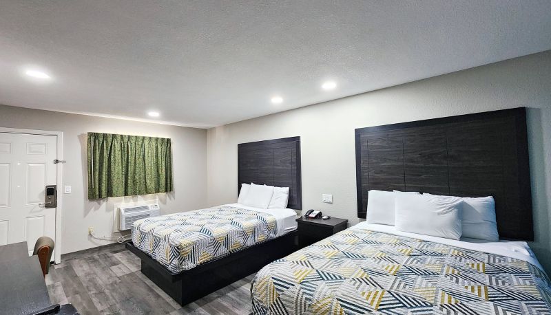 Kamer - Scottish Inns and Suites Wharton TX