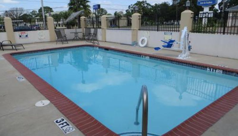 Piscina - Executive Inn & Suites West Columbia