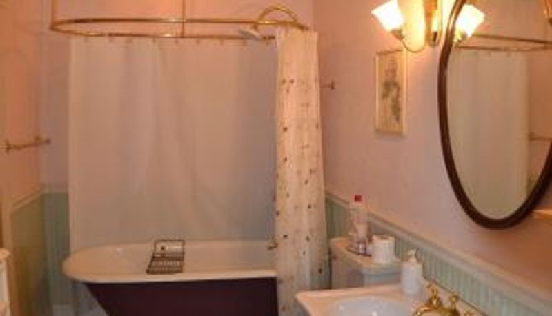 Badezimmer - Carleton House Bed and Breakfast