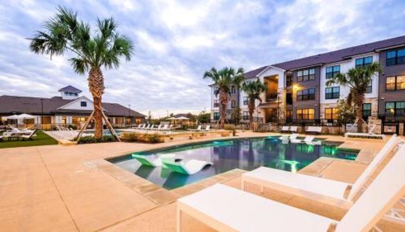 Daire - Landing Incredible 1BD Clubhouse Pool