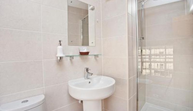 Cuarto de baño - The Dickens Bar & Inn