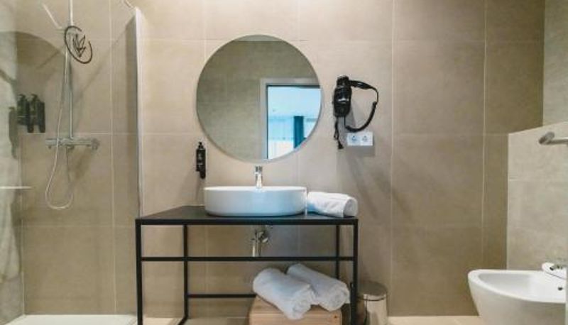 Badezimmer - HOTEL ALOVE