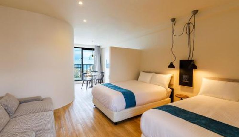 Suite - Blue Steak Wonder Chatan