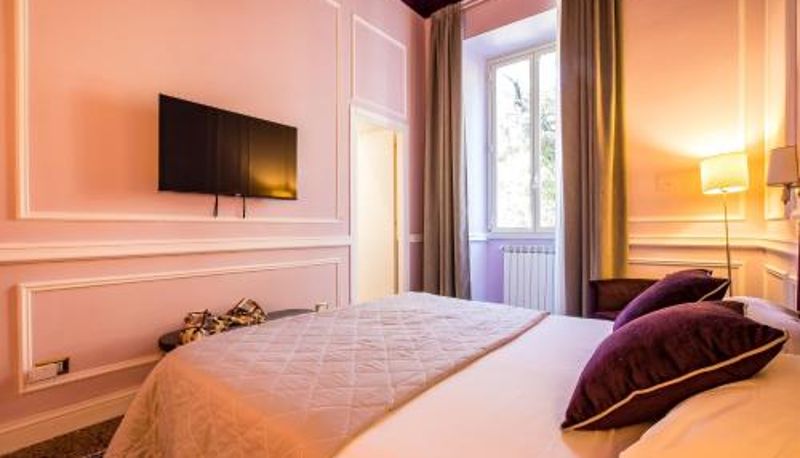 Info - Hold Rome - Luxury Suites