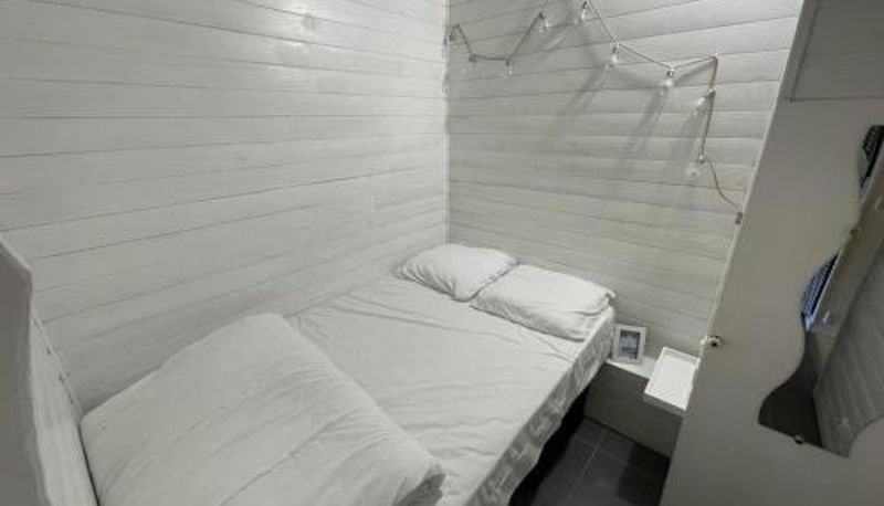 Camera standard - WiFi Studio en centre station avec balcon