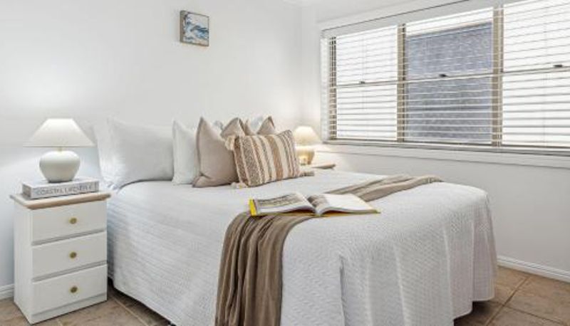 Apartment - Convent Cove 2 - Beachfront Apartment Overlooking Convent Beach - Holiday Yamba