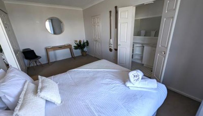 Apartment - Shoreline Unit 8