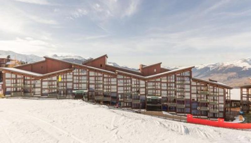 Standart oda - ski aux pieds Appartement rénové avec balcon au centre d'Arc 1800