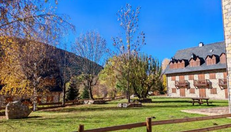 Información - vistas y jardín- Isard 4 Ambiente de montaña- Chimenea