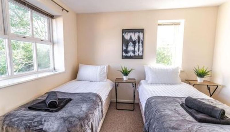 Apartamento - Parking  Long Stay Disc  Sleeps 4 in 2 bedrooms Thorley Apartment in North Swindon