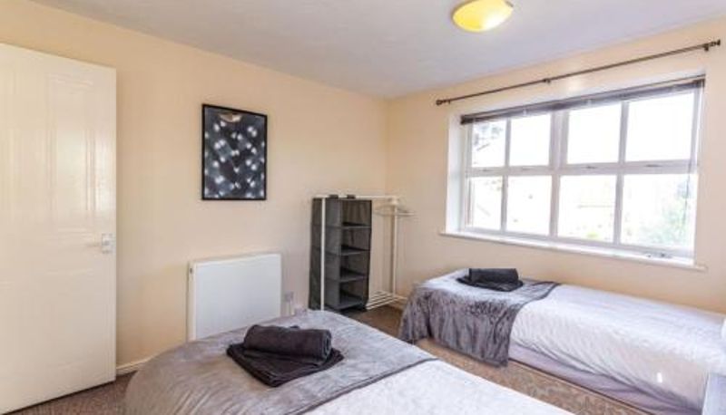 Apartamento - Parking  Long Stay Disc  Sleeps 4 in 2 bedrooms Thorley Apartment in North Swindon
