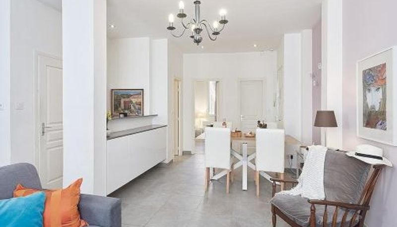 Appartement - Sunlight Properties - "L'Artiste" - Old Town - By sea