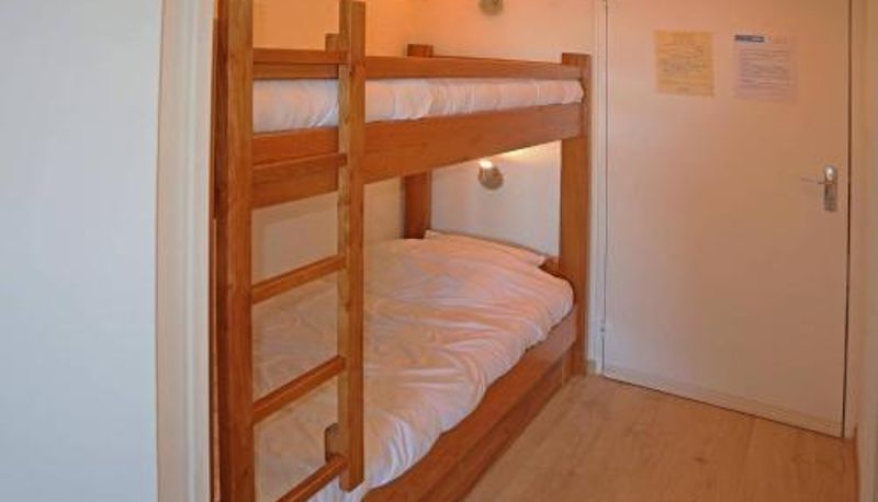 Standart oda - Résidence Les Carlines - Studio équipé pour 4 personnes au coeur de station MAE-3264