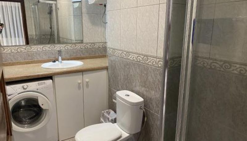 Badkamer - Tenerife  38650  Los Cristianos  Avenida Londres  Victoria Court 1 Apartment 18A1