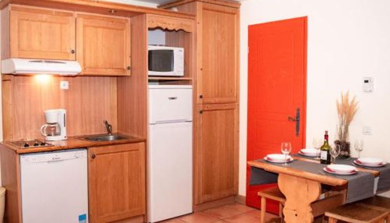 Info - Praloup 1500  parking inclus Studio avec balcon